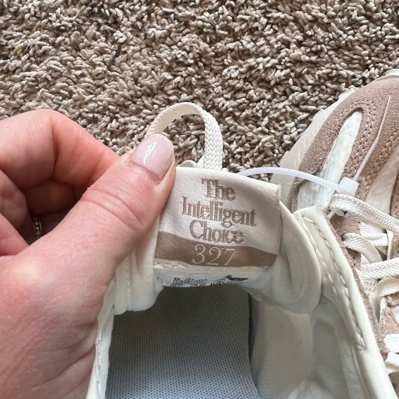 Stylish Women's Sneakers in White and Tan - Picture 4 of 6